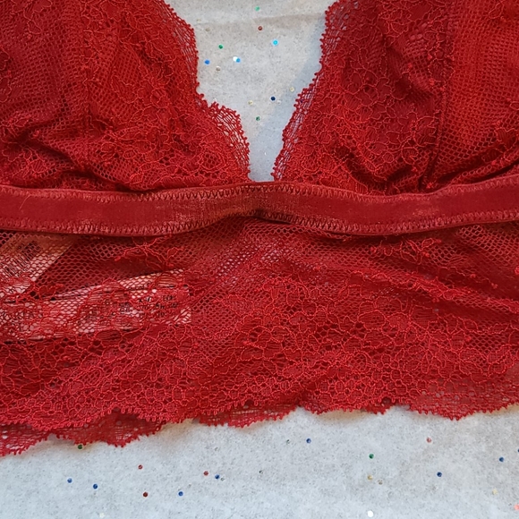 🥳LAST ONE🥳BUY 1 GET 1 FREE VICTORIA SECRET RED CROCHET BRA - Picture 5 of 11